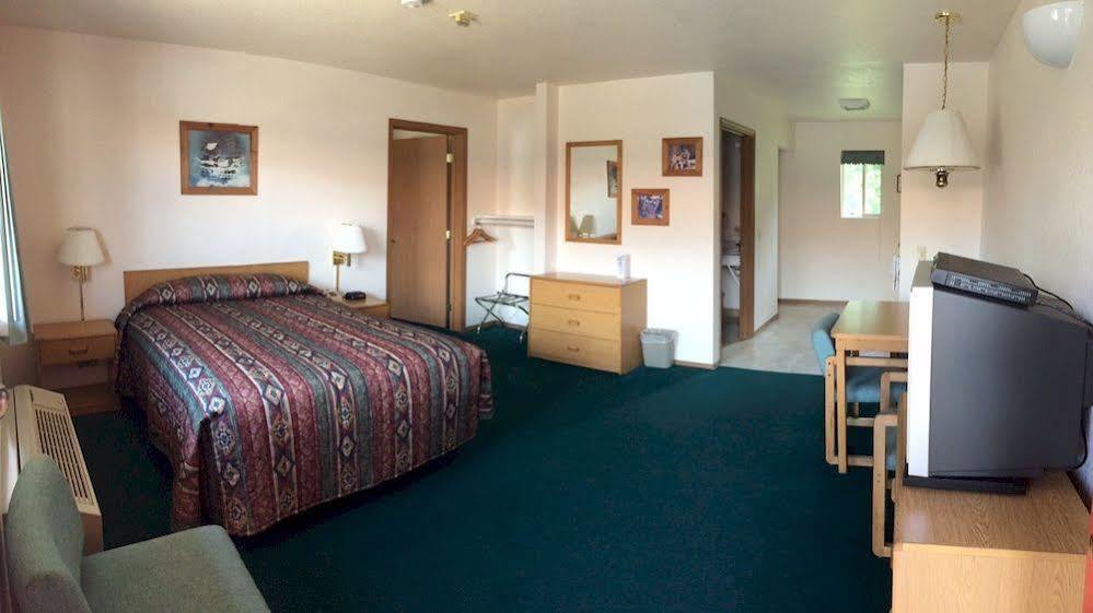 Mini Golden Inns Motel Hungry Horse Exterior photo